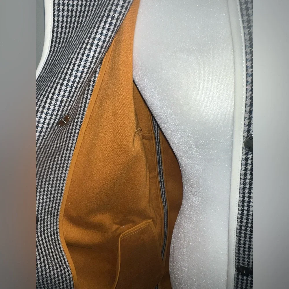 0'2nd Grande Check Classic Coat as seen on Meghan
Markle - Picture 12 of 14